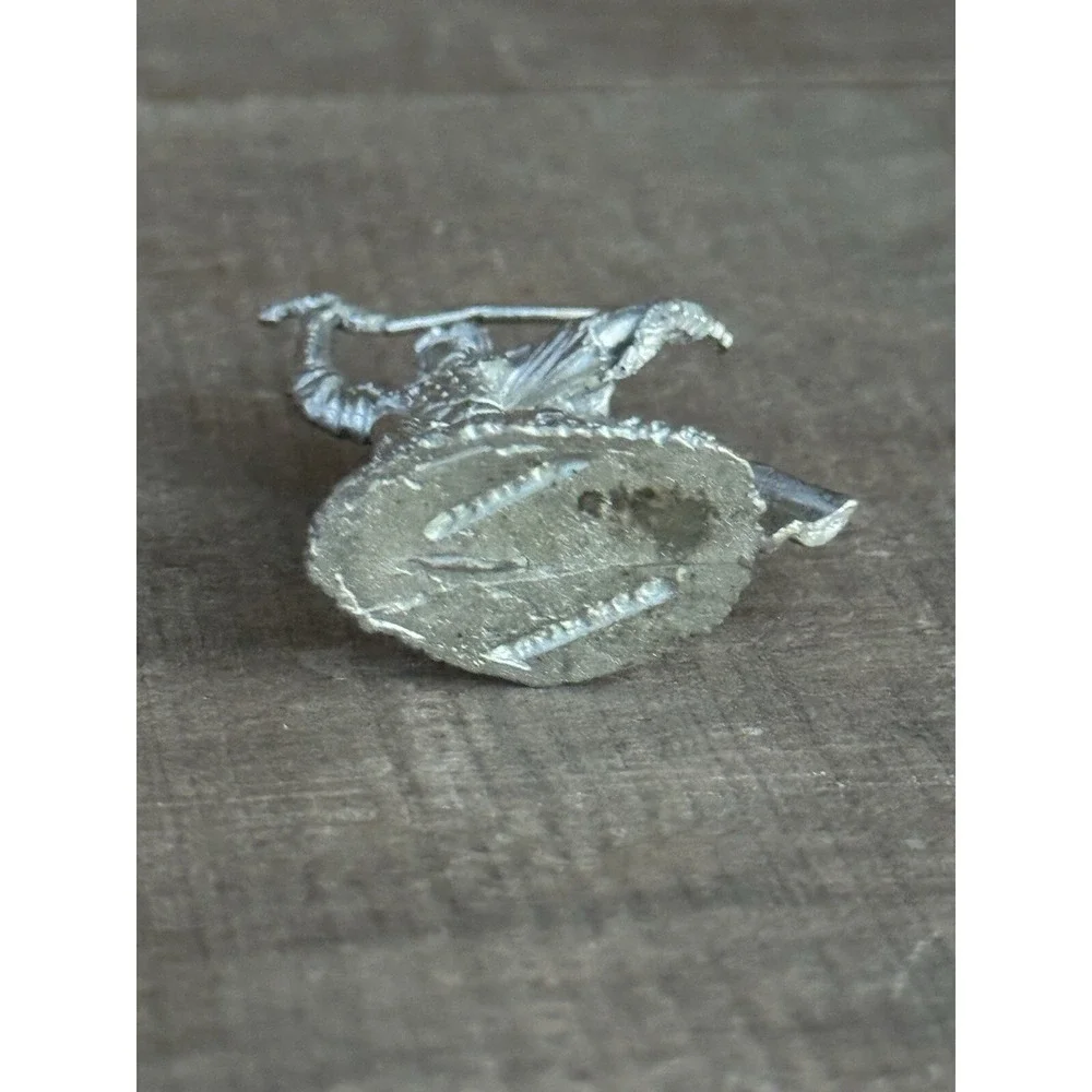 Vintage Dungeons & Dragons Rare Metal Miniature‎ D&D Fighter On Rock